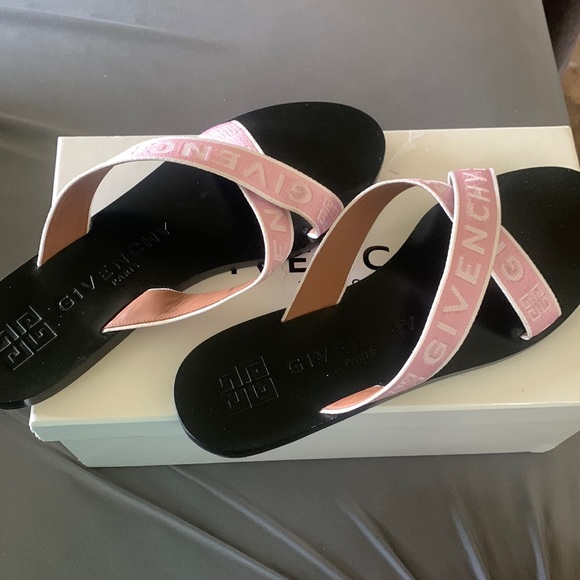 GIVENCHY Sandals - Picture 1 of 7